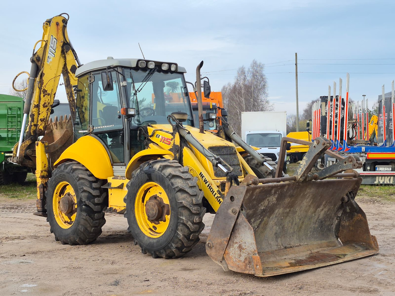NEW HOLLAND B115 4PS - Φορτωτής εκσκαφέας: φωτογραφία 4 NEW HOLLAND B115 4PS - Φορτωτής εκσκαφέας: φωτογραφία 4
