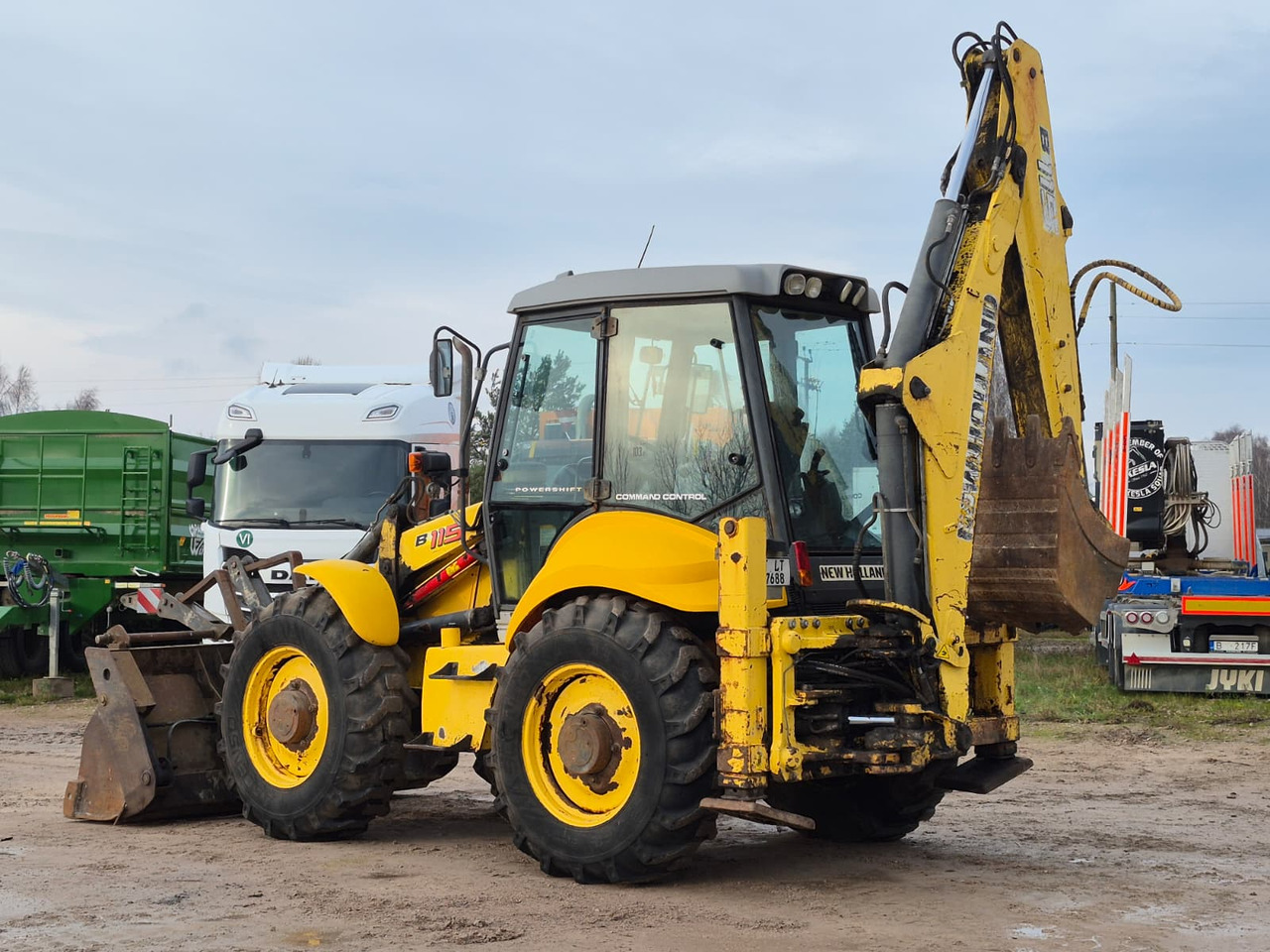 NEW HOLLAND B115 4PS - Φορτωτής εκσκαφέας: φωτογραφία 3 NEW HOLLAND B115 4PS - Φορτωτής εκσκαφέας: φωτογραφία 3