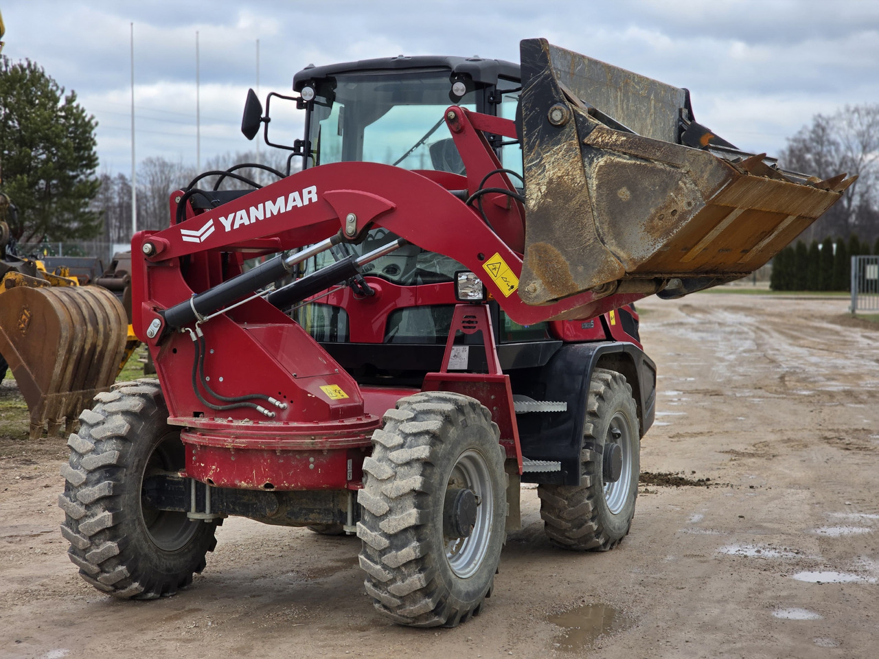 YANMAR V70S - Ελαστιχοφόρος φορτωτής: φωτογραφία 1 YANMAR V70S - Ελαστιχοφόρος φορτωτής: φωτογραφία 1