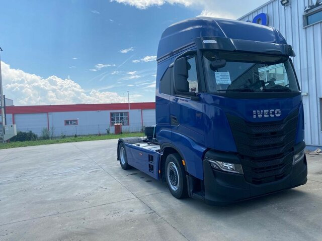 IVECO S-WAY-AS440S53T/FP LT Sattelzugmaschine+LIVING... - Τράκτορας: φωτογραφία 4 IVECO S-WAY-AS440S53T/FP LT Sattelzugmaschine+LIVING... - Τράκτορας: φωτογραφία 4