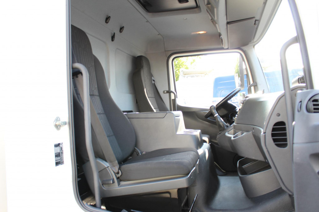 Mercedes-Benz Atego 818 E6 Koffer 6m Klima LDW Schalter LBW - Επαγγελματικό αυτοκίνητο κόφα: φωτογραφία 3 Mercedes-Benz Atego 818 E6 Koffer 6m Klima LDW Schalter LBW - Επαγγελματικό αυτοκίνητο κόφα: φωτογραφία 3
