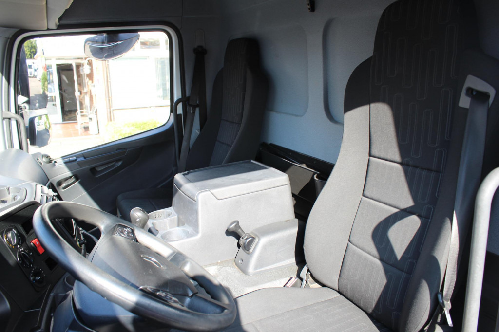 Mercedes-Benz Atego 818 E6 Koffer 6m Klima LDW Schalter LBW - Επαγγελματικό αυτοκίνητο κόφα: φωτογραφία 5 Mercedes-Benz Atego 818 E6 Koffer 6m Klima LDW Schalter LBW - Επαγγελματικό αυτοκίνητο κόφα: φωτογραφία 5