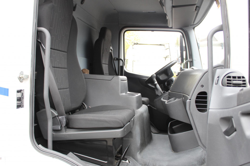 Mercedes-Benz Atego 818 E6 Koffer Klima LDW Schalter LBW - Φορτηγό: φωτογραφία 4 Mercedes-Benz Atego 818 E6 Koffer Klima LDW Schalter LBW - Φορτηγό: φωτογραφία 4