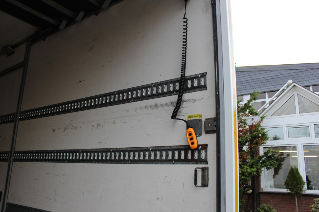 Mercedes-Benz Atego 916 Koffer LDW LBW NUR 98.597 km - Ελαφρύ επαγγελματικό: φωτογραφία 2 Mercedes-Benz Atego 916 Koffer LDW LBW NUR 98.597 km - Ελαφρύ επαγγελματικό: φωτογραφία 2