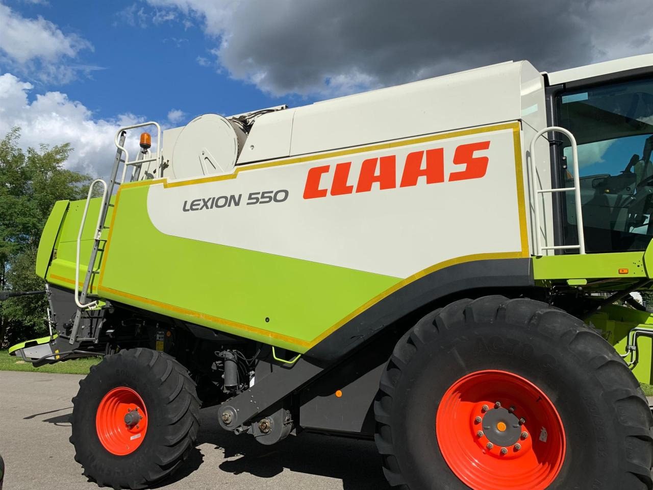 CLAAS Lexion 550 mit Schneidwerk V660, 3D und Klimaautomatik, gepflegter Zustand, Baujahr 2009 - Θεριζοαλωνιστική μηχανή: φωτογραφία 4 CLAAS Lexion 550 mit Schneidwerk V660, 3D und Klimaautomatik, gepflegter Zustand, Baujahr 2009 - Θεριζοαλωνιστική μηχανή: φωτογραφία 4