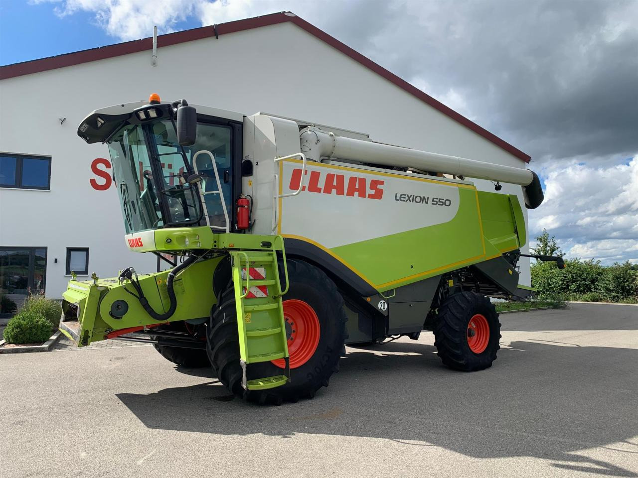 CLAAS Lexion 550 mit Schneidwerk V660, 3D und Klimaautomatik, gepflegter Zustand, Baujahr 2009 - Θεριζοαλωνιστική μηχανή: φωτογραφία 2 CLAAS Lexion 550 mit Schneidwerk V660, 3D und Klimaautomatik, gepflegter Zustand, Baujahr 2009 - Θεριζοαλωνιστική μηχανή: φωτογραφία 2