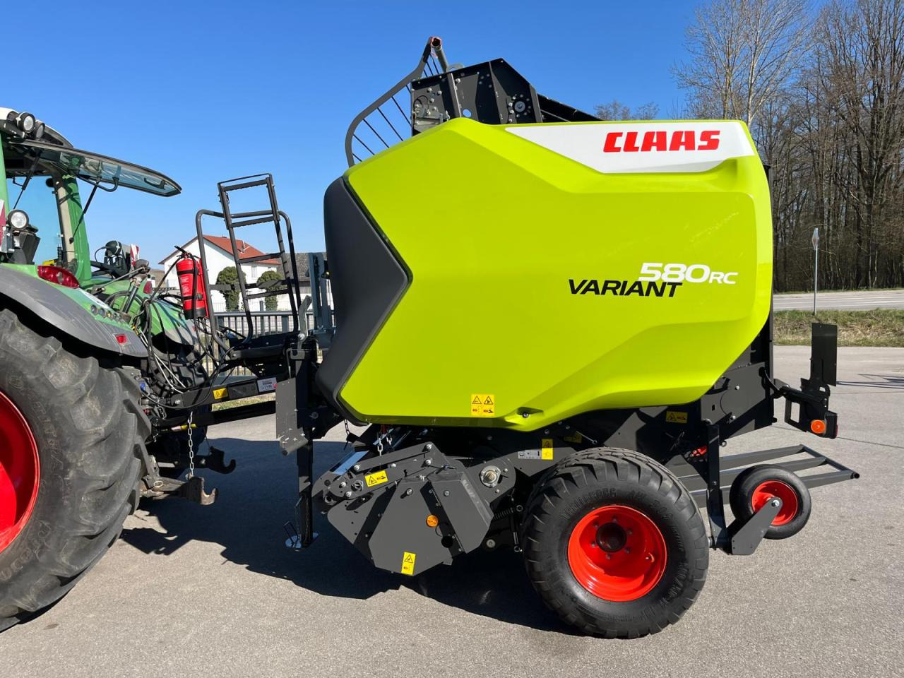 CLAAS Variant 580 RC PRO, neuwertige Rundballenpresse, Baujahr 2023, erst 39 Betriebsstunden !!! - Χορτοδετική μηχανή στρόγγυλης μπάλας: φωτογραφία 1 CLAAS Variant 580 RC PRO, neuwertige Rundballenpresse, Baujahr 2023, erst 39 Betriebsstunden !!! - Χορτοδετική μηχανή στρόγγυλης μπάλας: φωτογραφία 1