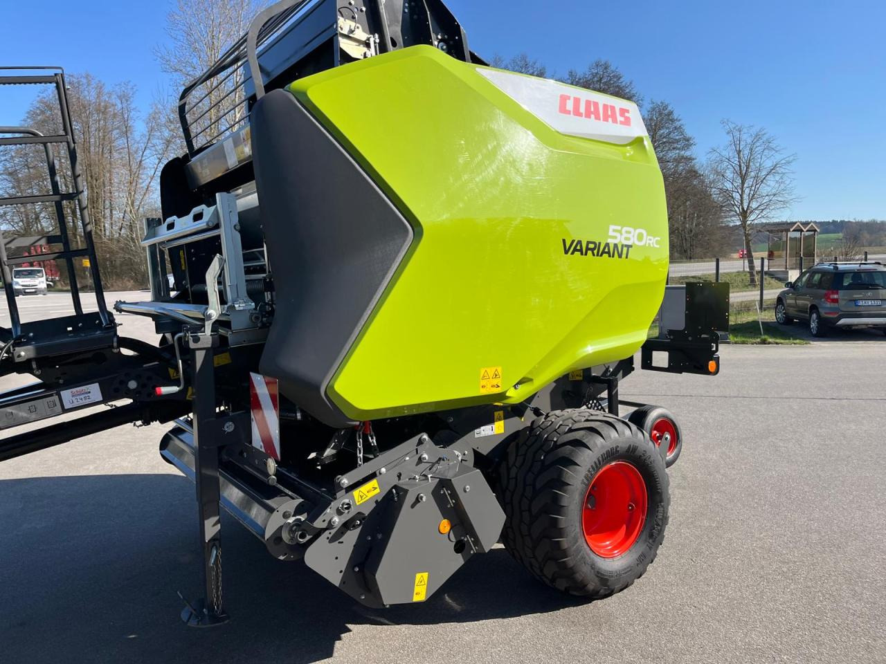 CLAAS Variant 580 RC PRO, neuwertige Rundballenpresse, Baujahr 2023, erst 39 Betriebsstunden !!! - Χορτοδετική μηχανή στρόγγυλης μπάλας: φωτογραφία 2 CLAAS Variant 580 RC PRO, neuwertige Rundballenpresse, Baujahr 2023, erst 39 Betriebsstunden !!! - Χορτοδετική μηχανή στρόγγυλης μπάλας: φωτογραφία 2