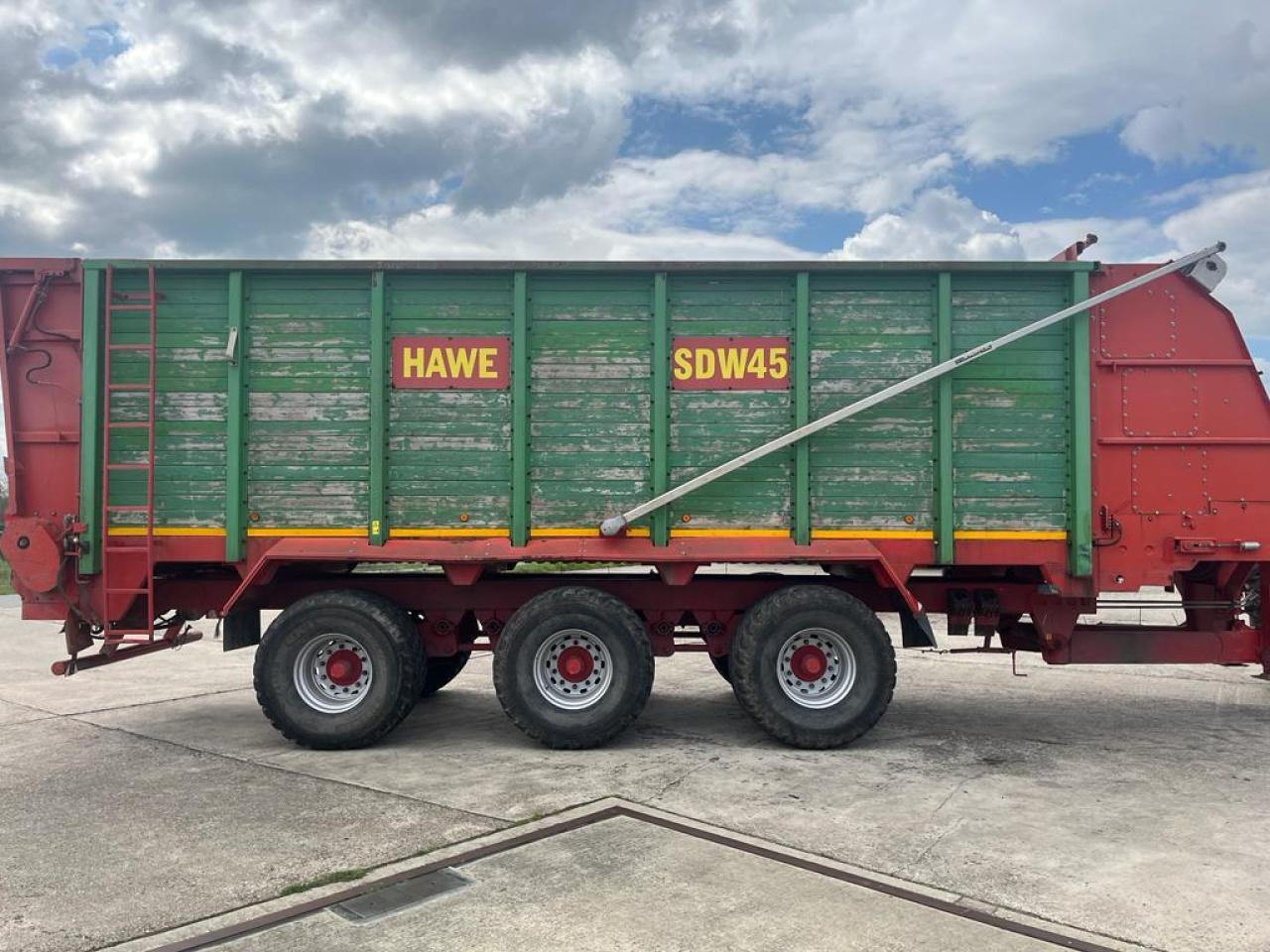 HAWE Tridem SDW 45T, Silagewagen, Baujahr 2011 - Ανατρεπόμενη ρυμούλκα για τρακτέρ: φωτογραφία 2 HAWE Tridem SDW 45T, Silagewagen, Baujahr 2011 - Ανατρεπόμενη ρυμούλκα για τρακτέρ: φωτογραφία 2