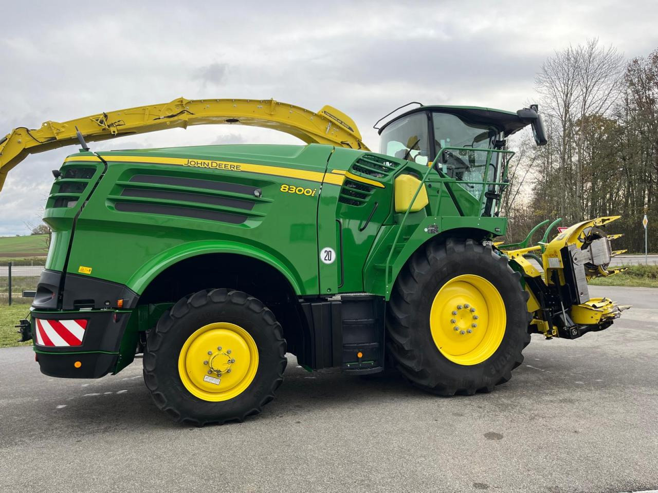 John Deere 8300i Feldhäcksler, Harvestlap, Pickup, Kemper, erst 910 Betriebsstunden, Baujahr 2018 - Ενσιρωτική μηχανή: φωτογραφία 5 John Deere 8300i Feldhäcksler, Harvestlap, Pickup, Kemper, erst 910 Betriebsstunden, Baujahr 2018 - Ενσιρωτική μηχανή: φωτογραφία 5