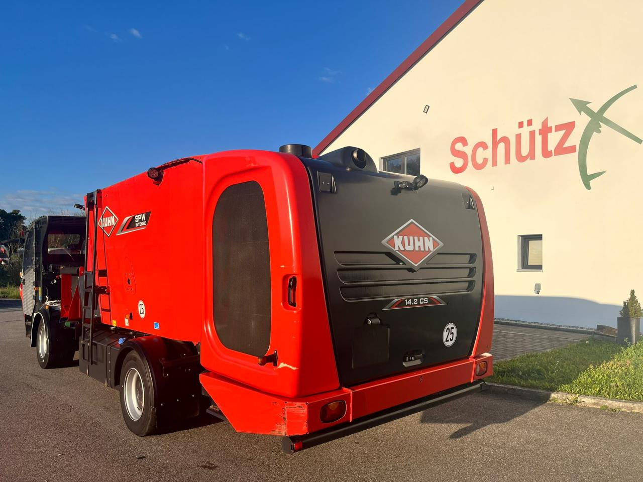 Kuhn 14.2 CS / Futtermischwagen / 2 Schnecken - Ενσιροδιανομέας: φωτογραφία 3 Kuhn 14.2 CS / Futtermischwagen / 2 Schnecken - Ενσιροδιανομέας: φωτογραφία 3