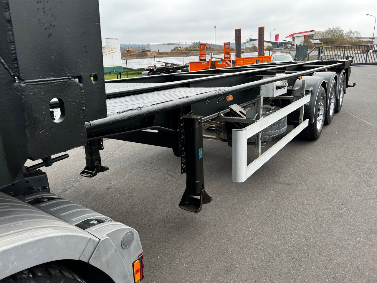 H&W 3- Achs Auflieger für Presscontainer H&W 3- Achs Auflieger für Presscontainer - Επικαθήμενο μεταφοράς εμπορευματοκιβωτίων/ Κινητό αμάξωμα: φωτογραφία 4 H&W 3- Achs Auflieger für Presscontainer H&W 3- Achs Auflieger für Presscontainer - Επικαθήμενο μεταφοράς εμπορευματοκιβωτίων/ Κινητό αμάξωμα: φωτογραφία 4