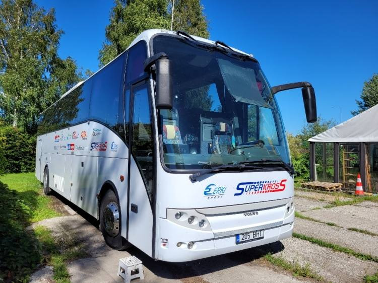 VOLVO B12M BERKHOF AXIAL70 MOTORHOME KLIMA 3.2003 - Πούλμαν: φωτογραφία 1 VOLVO B12M BERKHOF AXIAL70 MOTORHOME KLIMA 3.2003 - Πούλμαν: φωτογραφία 1