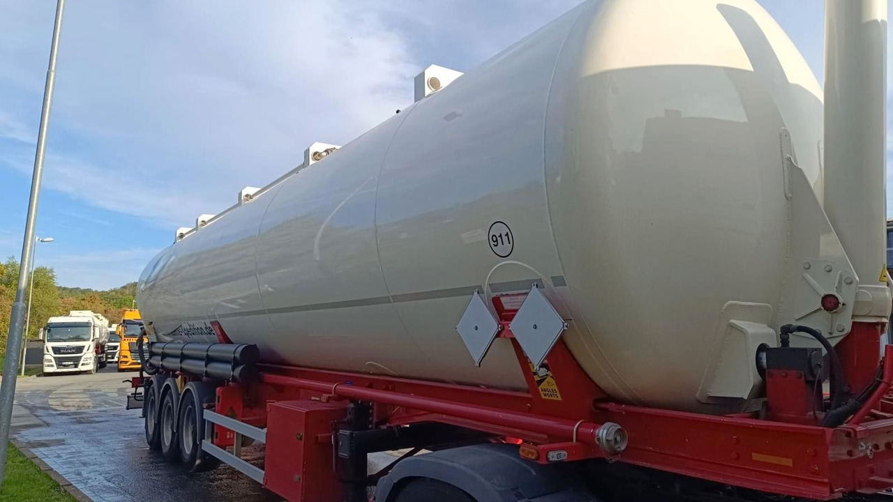 Kässbohrer Kippsilo 60m³ ADR - Σιλοφόρο: φωτογραφία 2 Kässbohrer Kippsilo 60m³ ADR - Σιλοφόρο: φωτογραφία 2