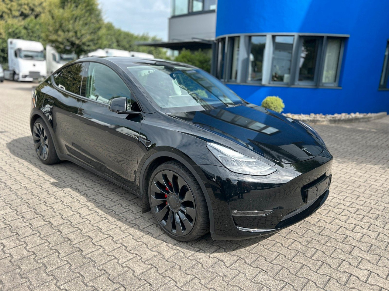 Tesla Model Y Performance Dual AWD - Λιμουζίνα/ Sedan: φωτογραφία 3 Tesla Model Y Performance Dual AWD - Λιμουζίνα/ Sedan: φωτογραφία 3
