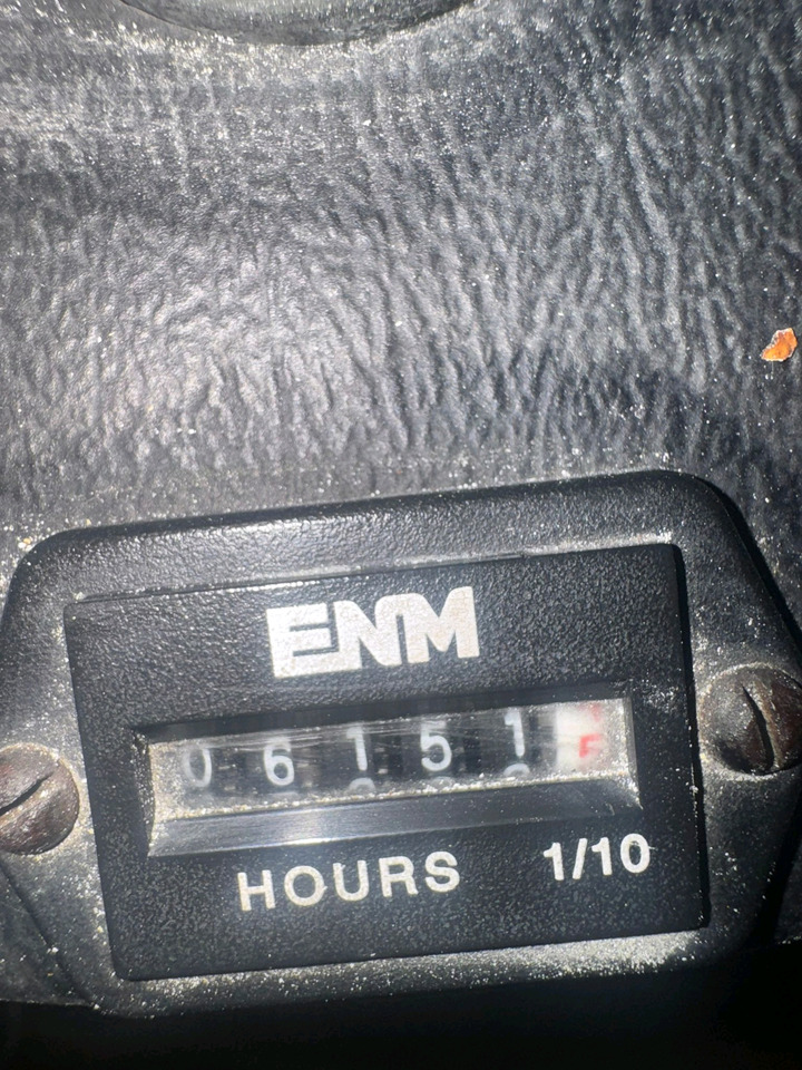 Charlatte 2012 - Ελκυστήρας αποσκευών: φωτογραφία 1 Charlatte 2012 - Ελκυστήρας αποσκευών: φωτογραφία 1