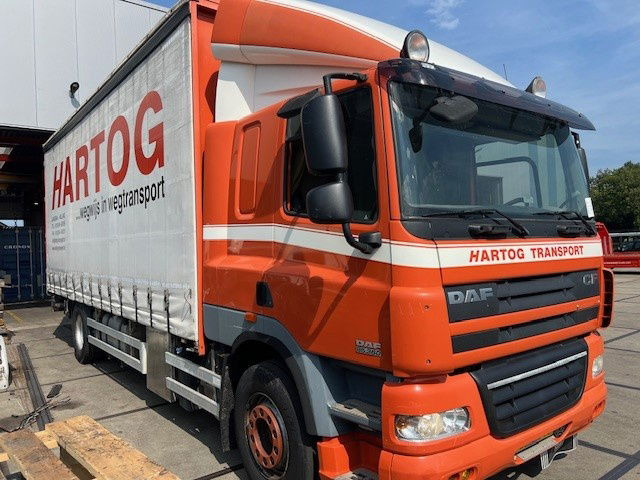 DAF CF 85.360 FA85.360 CF - Φορτηγό μουσαμάς: φωτογραφία 2 DAF CF 85.360 FA85.360 CF - Φορτηγό μουσαμάς: φωτογραφία 2