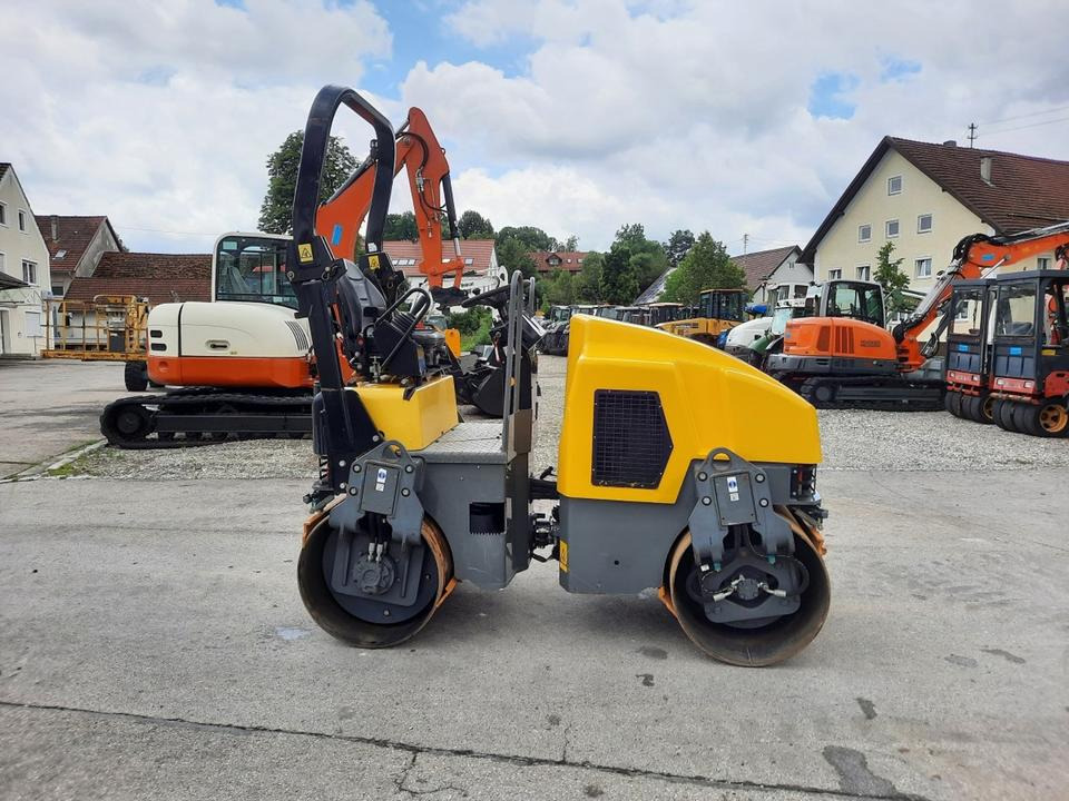 Tandemwalze Wacker RD 27-120 Bomag Walze Walzenzug Tip Top - Ασφαλτικός οδοστρωτήρας: φωτογραφία 3 Tandemwalze Wacker RD 27-120 Bomag Walze Walzenzug Tip Top - Ασφαλτικός οδοστρωτήρας: φωτογραφία 3