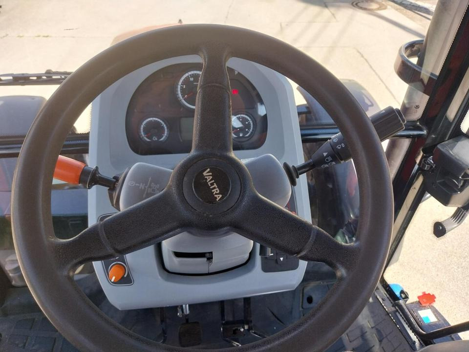 Τρακτέρ Valtra A85 Schlepper Traktor Bulldog: φωτογραφία 14 Τρακτέρ Valtra A85 Schlepper Traktor Bulldog: φωτογραφία 14