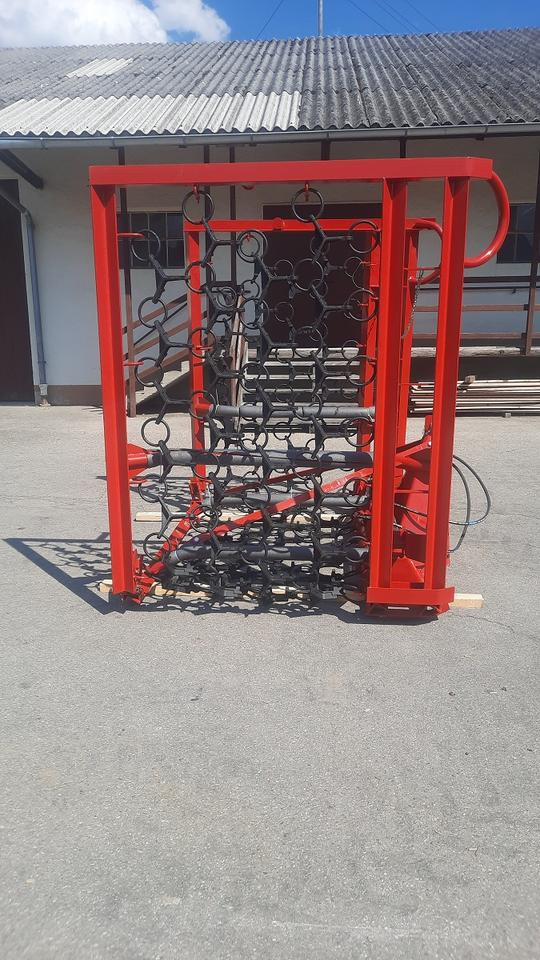 Wiesenegge 6 - 8m Wiesenstriegel Wiesenschleppe Traktor John deer - Σβάρνα λιβαδιών: φωτογραφία 5 Wiesenegge 6 - 8m Wiesenstriegel Wiesenschleppe Traktor John deer - Σβάρνα λιβαδιών: φωτογραφία 5