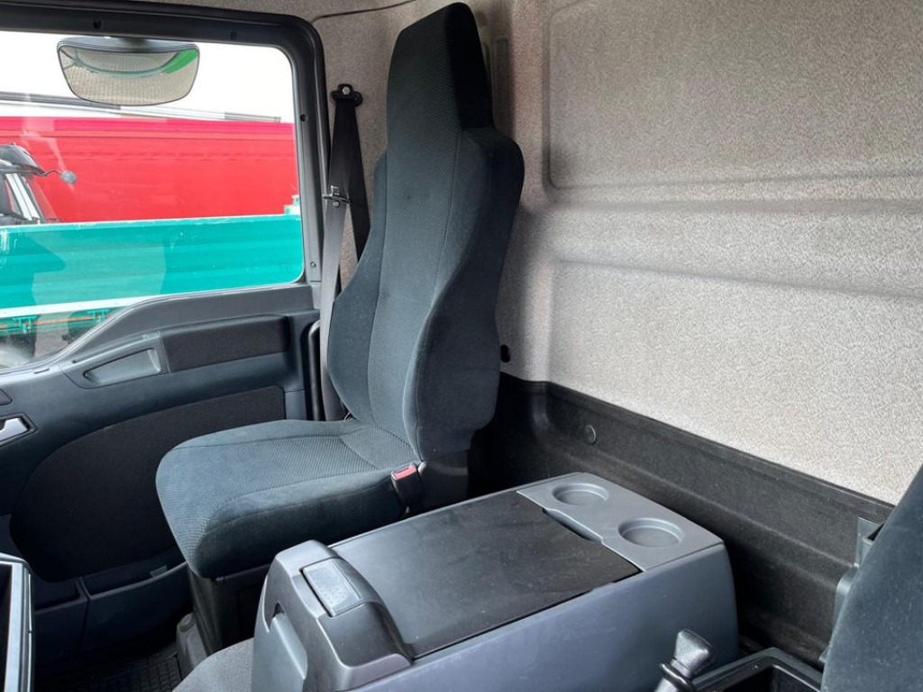 MAN TG-L 12.220 4x2 BL Standardkoffer LBW LBW 1.5 to - Φορτηγό κόφα: φωτογραφία 4 MAN TG-L 12.220 4x2 BL Standardkoffer LBW LBW 1.5 to - Φορτηγό κόφα: φωτογραφία 4