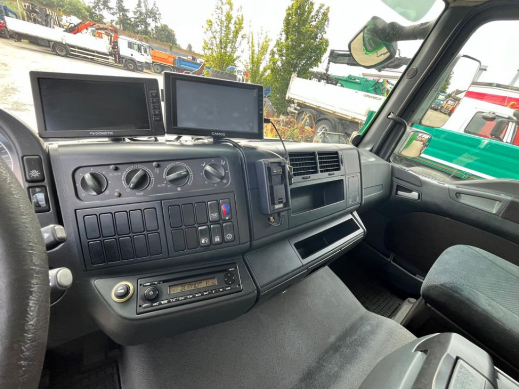 MAN TG-L 12.220 4x2 BL Standardkoffer LBW LBW 1.5 to - Φορτηγό κόφα: φωτογραφία 3 MAN TG-L 12.220 4x2 BL Standardkoffer LBW LBW 1.5 to - Φορτηγό κόφα: φωτογραφία 3