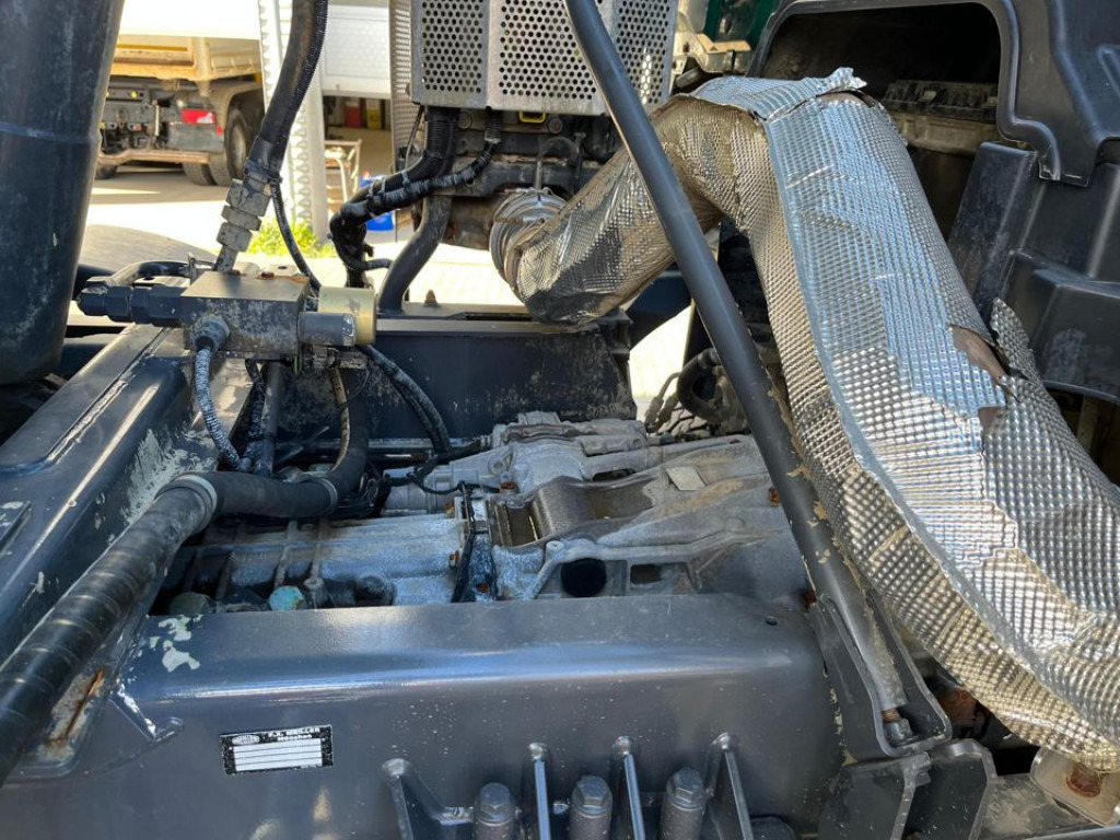 Φορτηγό ανατρεπόμενο MERCEDES-BENZ Arocs 4145 8x8 4 Achs Muldenkipper Meiller: φωτογραφία 7