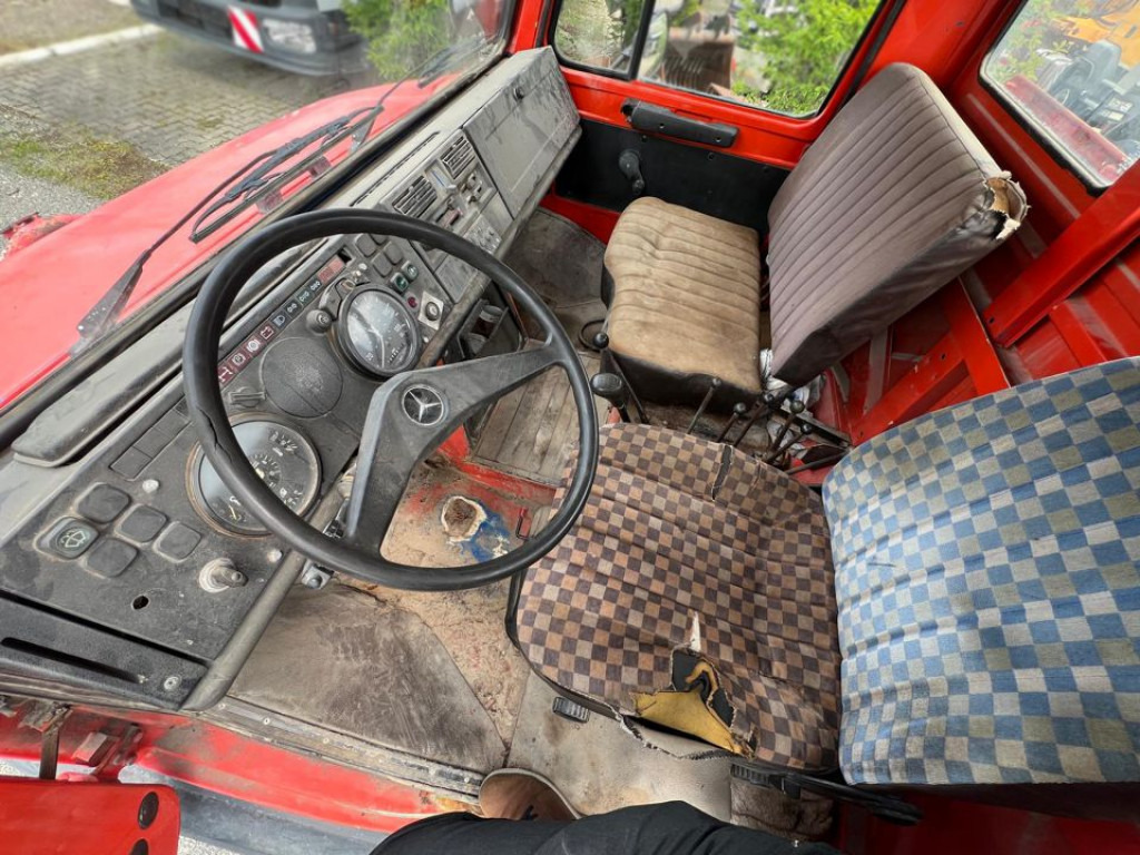 MERCEDES-BENZ Unimog U 424 2-Achs Allradkipper Front+Heckhydraulik Besen - Φορτηγό ανατρεπόμενο: φωτογραφία 5 MERCEDES-BENZ Unimog U 424 2-Achs Allradkipper Front+Heckhydraulik Besen - Φορτηγό ανατρεπόμενο: φωτογραφία 5