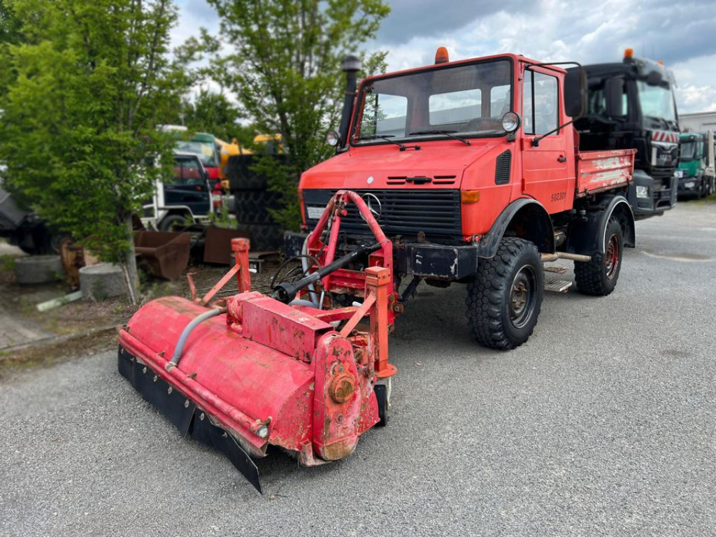 MERCEDES-BENZ Unimog U 424 2-Achs Allradkipper Front+Heckhydraulik Besen - Φορτηγό ανατρεπόμενο: φωτογραφία 1 MERCEDES-BENZ Unimog U 424 2-Achs Allradkipper Front+Heckhydraulik Besen - Φορτηγό ανατρεπόμενο: φωτογραφία 1