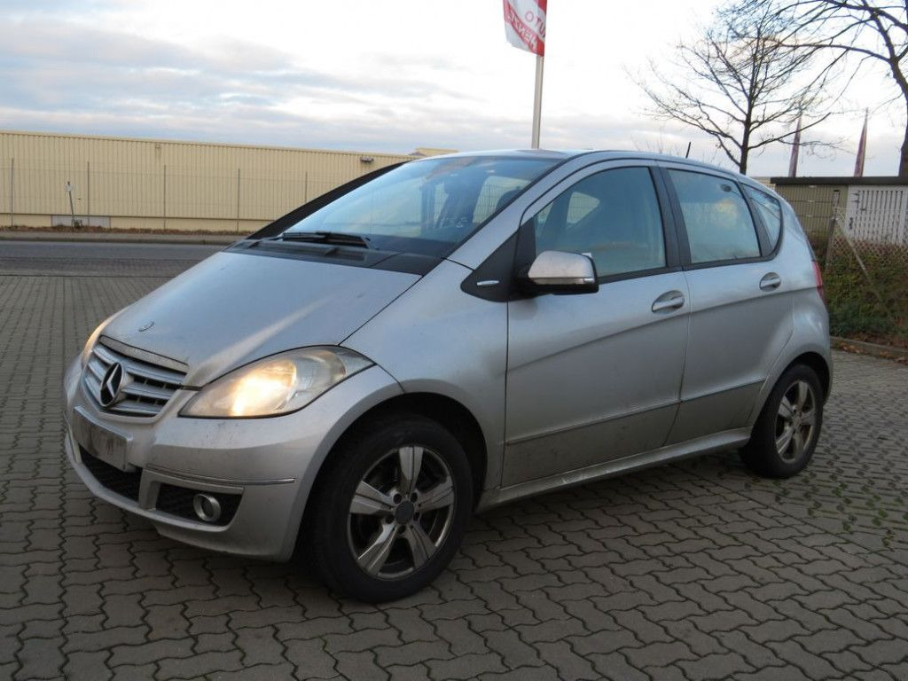 Mercedes-Benz A-Klasse 200 Avantgarde PKW - Φορτηγό: φωτογραφία 1 Mercedes-Benz A-Klasse 200 Avantgarde PKW - Φορτηγό: φωτογραφία 1