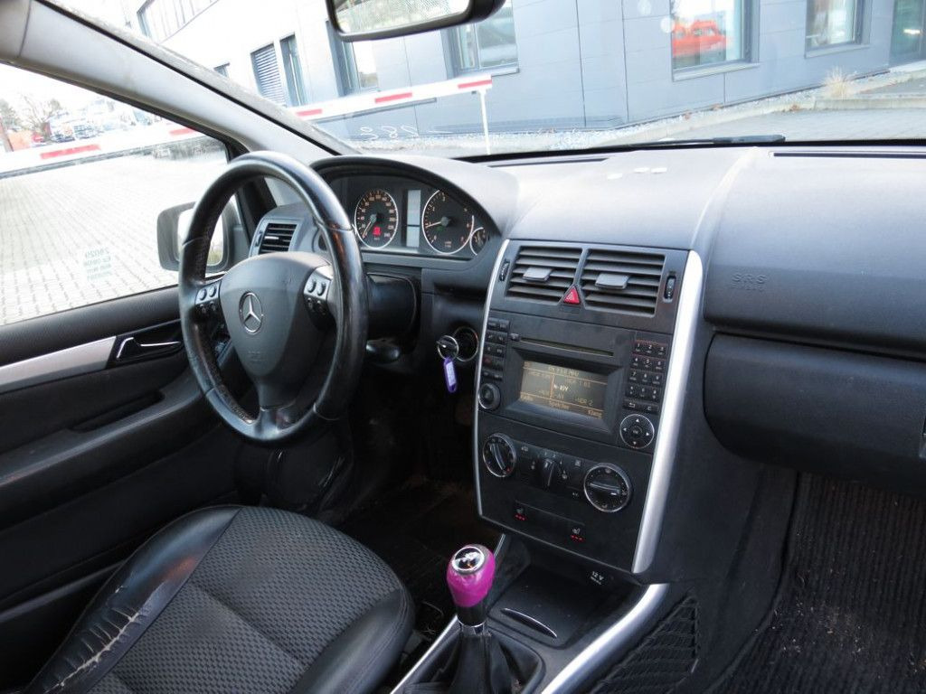 Mercedes-Benz A-Klasse 200 Avantgarde PKW - Φορτηγό: φωτογραφία 5 Mercedes-Benz A-Klasse 200 Avantgarde PKW - Φορτηγό: φωτογραφία 5