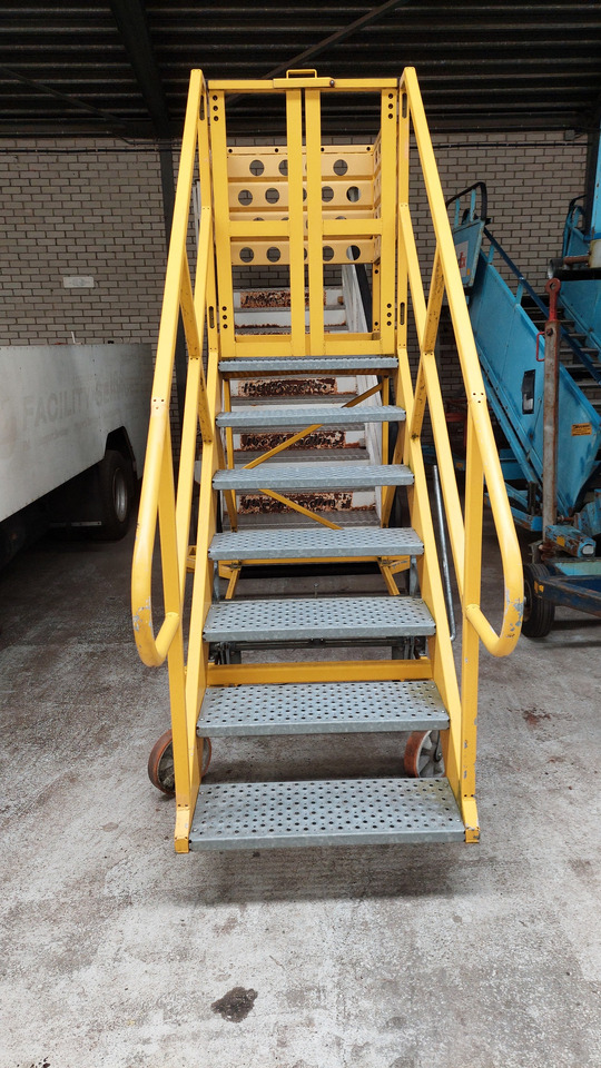 Maintenance Stairs SPS OT-7 - Σκάλα επιβατών: φωτογραφία 3 Maintenance Stairs SPS OT-7 - Σκάλα επιβατών: φωτογραφία 3