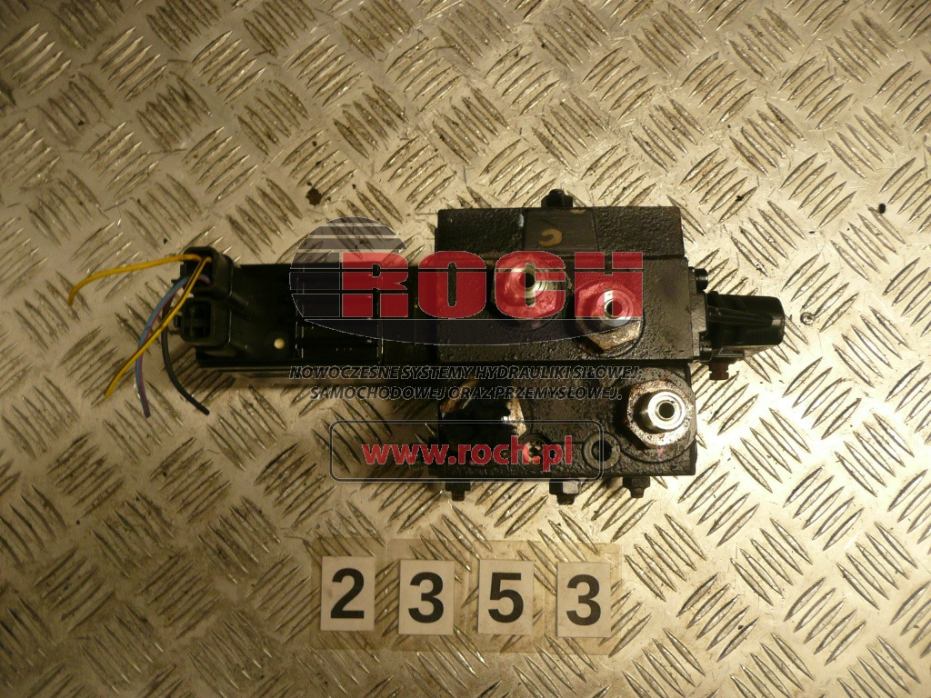 DANFOSS PVG 11083973 PVP 240BAR - 1 SEKCYJNY + 157b4944 4815A033099 11-32VDC - Υδραυλική βαλβίδα: φωτογραφία 2 DANFOSS PVG 11083973 PVP 240BAR - 1 SEKCYJNY + 157b4944 4815A033099 11-32VDC - Υδραυλική βαλβίδα: φωτογραφία 2