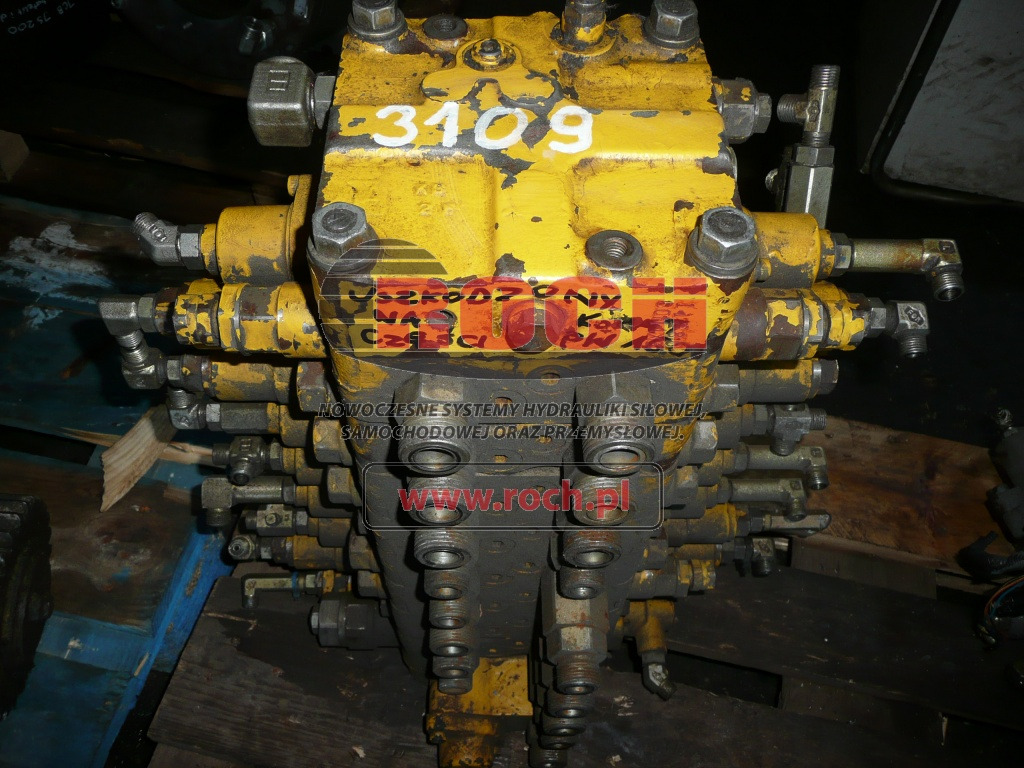 KOMATSU DCY00084 - 8 SEKCYJNY - Υδραυλική βαλβίδα: φωτογραφία 1 KOMATSU DCY00084 - 8 SEKCYJNY - Υδραυλική βαλβίδα: φωτογραφία 1