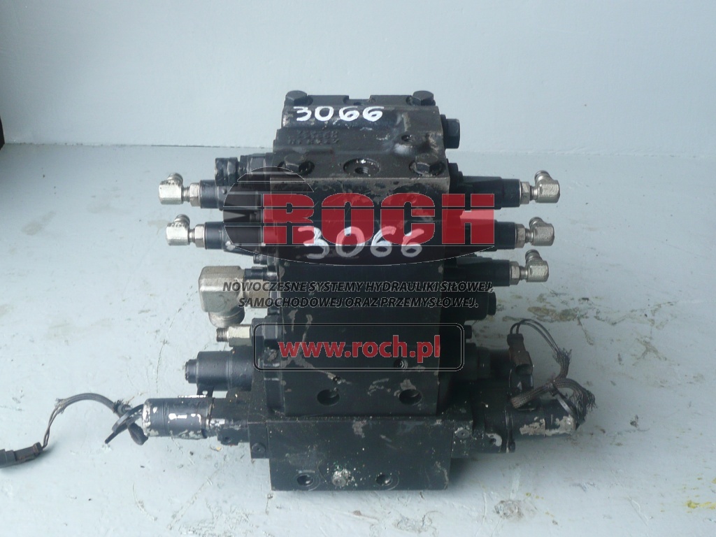 KOMATSU H3800109 723-28-21880 - 4 SEKCYJNY - Υδραυλική βαλβίδα: φωτογραφία 1 KOMATSU H3800109 723-28-21880 - 4 SEKCYJNY - Υδραυλική βαλβίδα: φωτογραφία 1