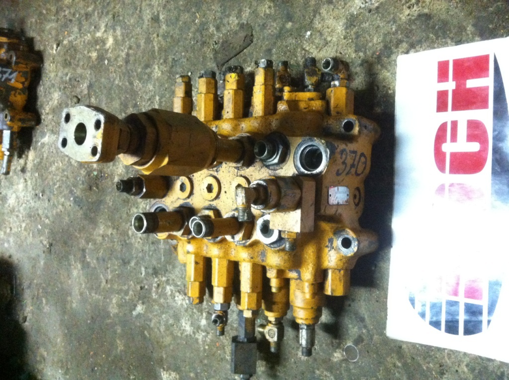SHIBAURA U22Z7B25T6D-62 - 4 SEKCYJNY - Υδραυλική βαλβίδα για Κατασκευή μηχανήματα: φωτογραφία 1 SHIBAURA U22Z7B25T6D-62 - 4 SEKCYJNY - Υδραυλική βαλβίδα για Κατασκευή μηχανήματα: φωτογραφία 1