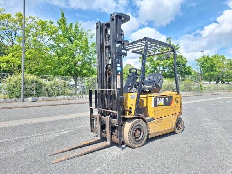 Caterpillar EP25KP - Ηλεκτροκίνητο περονοφόρο: φωτογραφία 1 Caterpillar EP25KP - Ηλεκτροκίνητο περονοφόρο: φωτογραφία 1