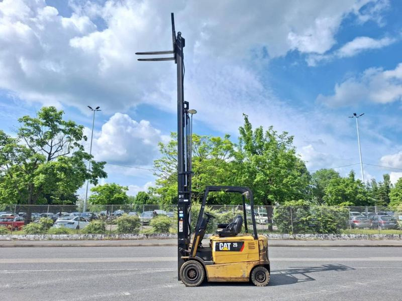 Caterpillar EP25KP - Ηλεκτροκίνητο περονοφόρο: φωτογραφία 5 Caterpillar EP25KP - Ηλεκτροκίνητο περονοφόρο: φωτογραφία 5