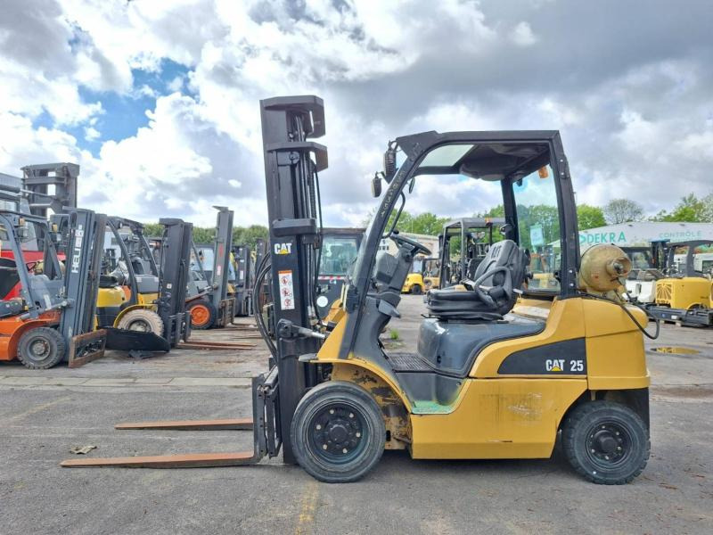 Caterpillar GP25N - Υγραεριοκίνητο περονοφόρο: φωτογραφία 3 Caterpillar GP25N - Υγραεριοκίνητο περονοφόρο: φωτογραφία 3