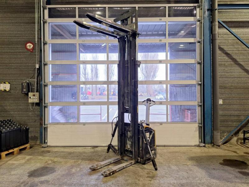 Caterpillar NSP16N - Μηχάνημα στοίβαξης: φωτογραφία 3 Caterpillar NSP16N - Μηχάνημα στοίβαξης: φωτογραφία 3