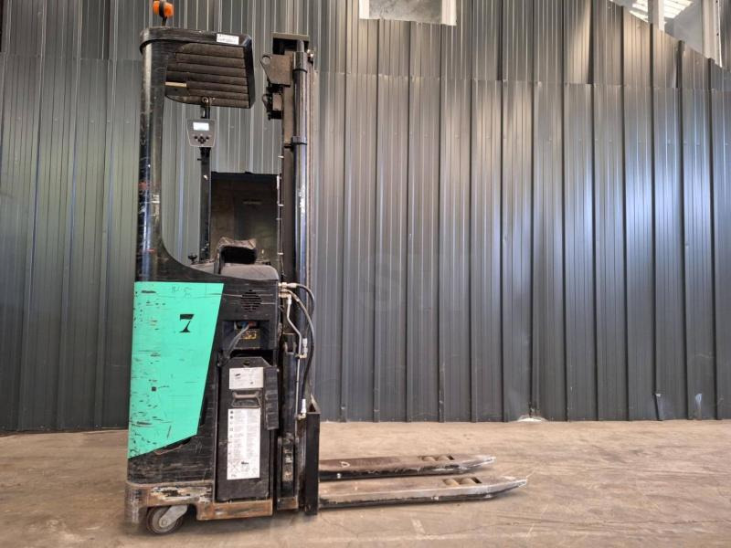 Caterpillar NSR16N - Μηχάνημα στοίβαξης: φωτογραφία 3 Caterpillar NSR16N - Μηχάνημα στοίβαξης: φωτογραφία 3