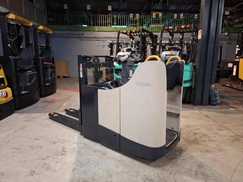 Crown DT3040 - Μηχάνημα στοίβαξης: φωτογραφία 5 Crown DT3040 - Μηχάνημα στοίβαξης: φωτογραφία 5