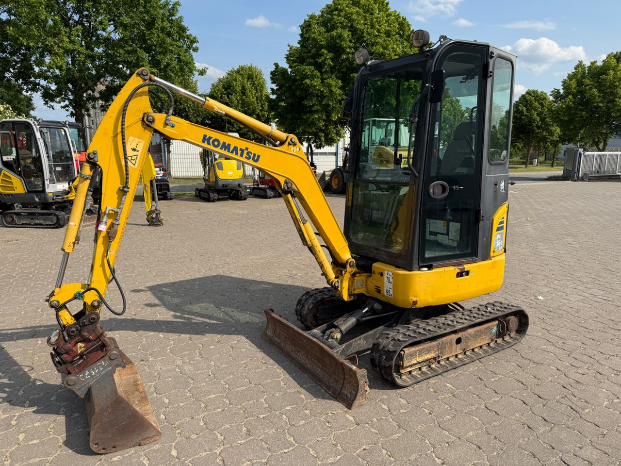 Komatsu PC 16R-3HS, Bj 17, 2210 BH, Tilt mit HS01, GL - Μίνι εκσκαφέας: φωτογραφία 1 Komatsu PC 16R-3HS, Bj 17, 2210 BH, Tilt mit HS01, GL - Μίνι εκσκαφέας: φωτογραφία 1