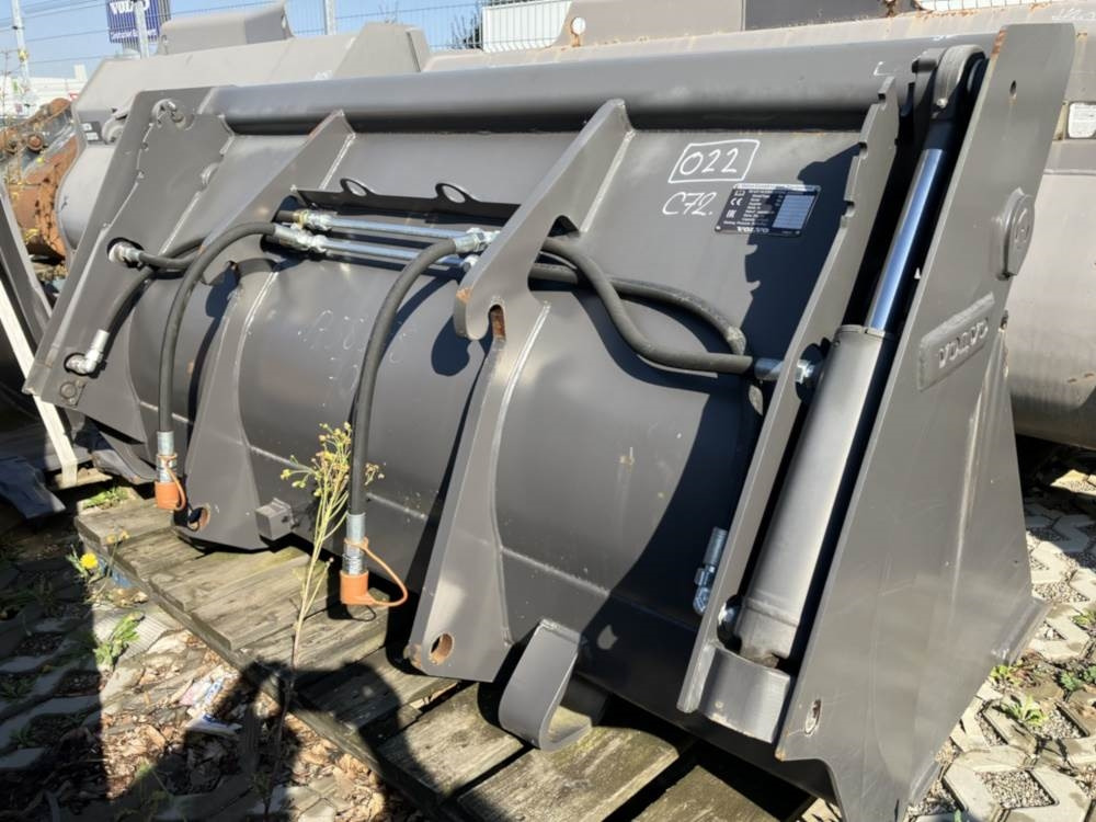 Volvo Klappschaufel mit Messer -P Aufnahme - Κουβάς: φωτογραφία 2 Volvo Klappschaufel mit Messer -P Aufnahme - Κουβάς: φωτογραφία 2