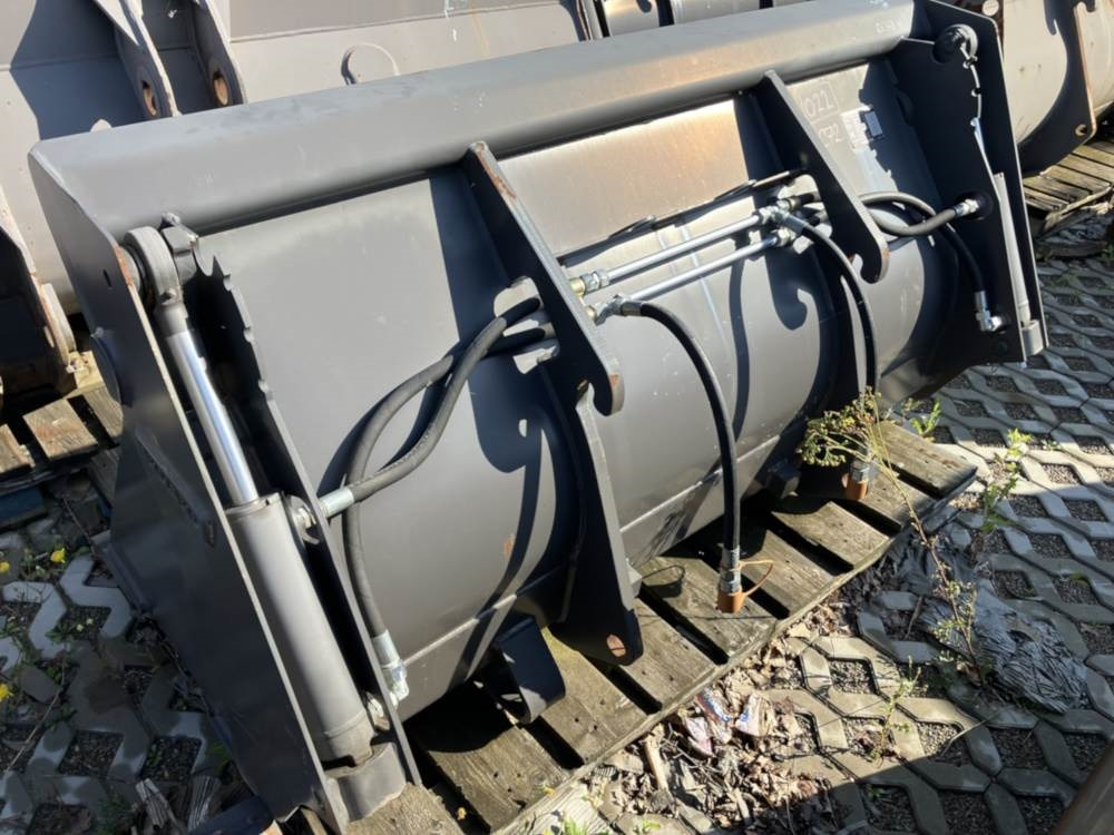 Volvo Klappschaufel mit Messer -P Aufnahme - Κουβάς: φωτογραφία 3 Volvo Klappschaufel mit Messer -P Aufnahme - Κουβάς: φωτογραφία 3