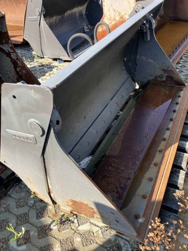 Volvo Klappschaufel mit Messer TPZ - Κουβάς: φωτογραφία 1 Volvo Klappschaufel mit Messer TPZ - Κουβάς: φωτογραφία 1