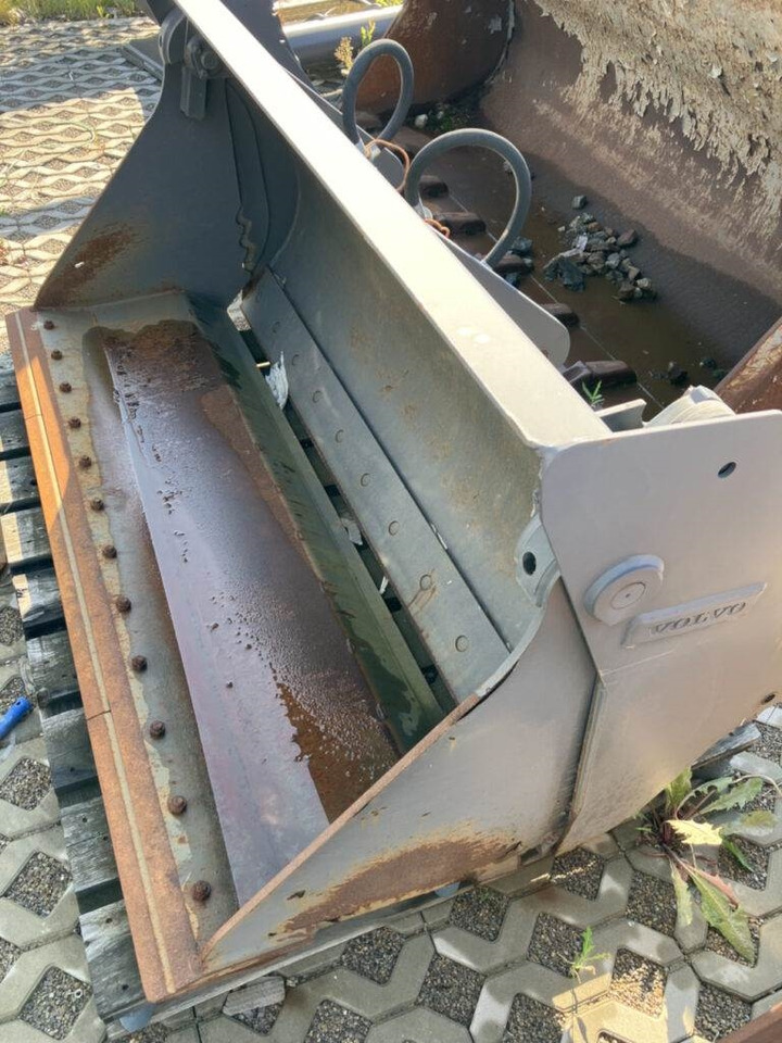 Volvo Klappschaufel mit Messer TPZ - Κουβάς: φωτογραφία 4 Volvo Klappschaufel mit Messer TPZ - Κουβάς: φωτογραφία 4