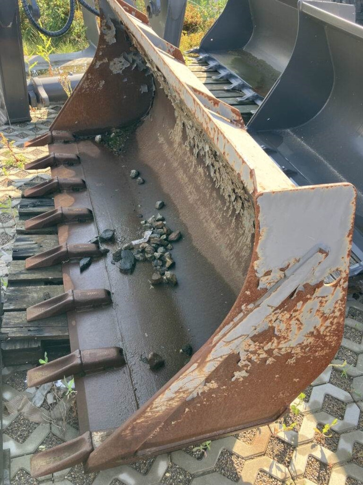 Volvo Schaufel mit Zähnen TPZ - Κουβάς: φωτογραφία 3 Volvo Schaufel mit Zähnen TPZ - Κουβάς: φωτογραφία 3