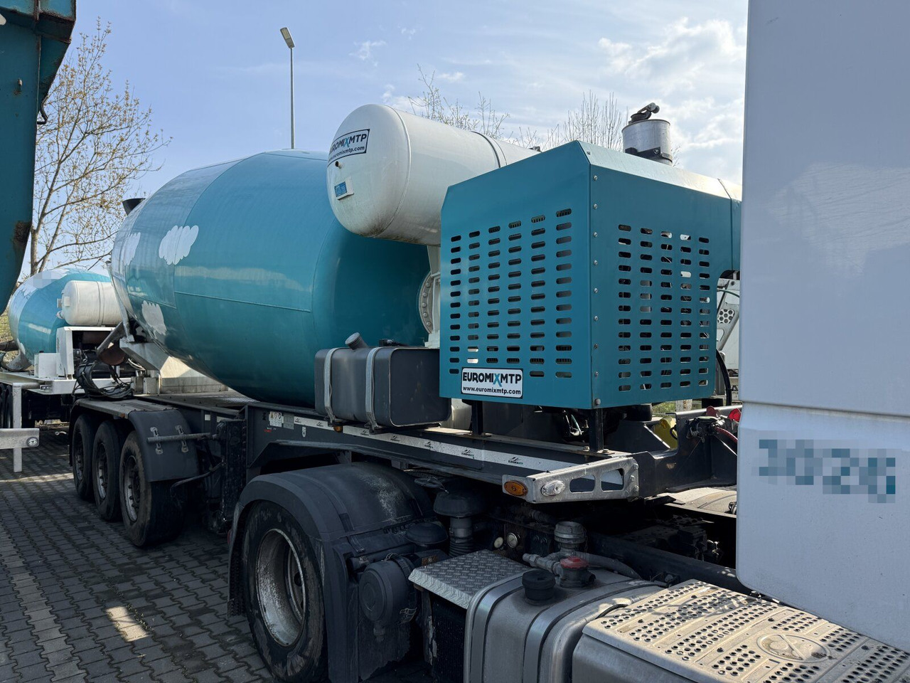 Betonmischer-Auflieger Euromix 12 m³ mit Motor - Μπετονιέρα φορτηγό: φωτογραφία 4 Betonmischer-Auflieger Euromix 12 m³ mit Motor - Μπετονιέρα φορτηγό: φωτογραφία 4
