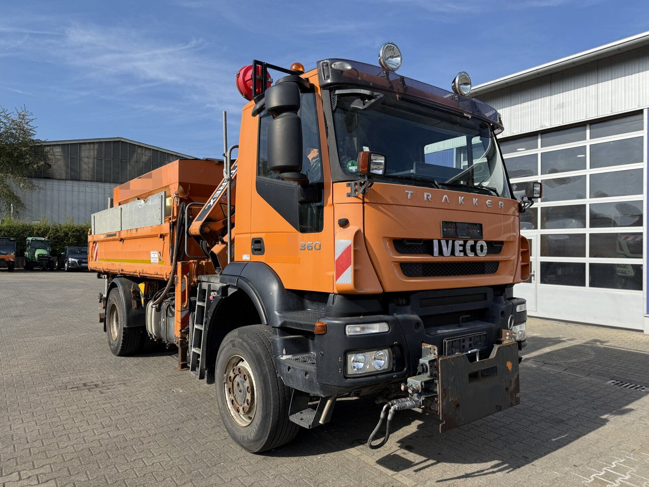 Iveco TRAKKER Kipper Kran TEREX 85.2 Salzstreuer - Φορτηγό ανατρεπόμενο, Φορτηγό με γερανό: φωτογραφία 1 Iveco TRAKKER Kipper Kran TEREX 85.2 Salzstreuer - Φορτηγό ανατρεπόμενο, Φορτηγό με γερανό: φωτογραφία 1